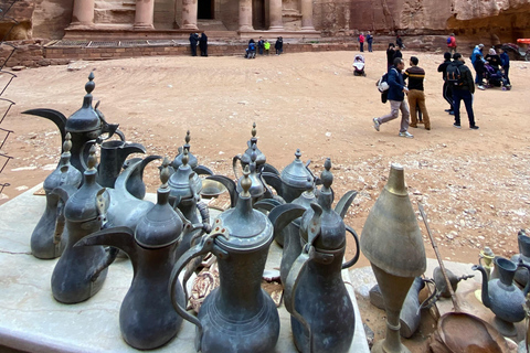 Visita Petra, Wadi Rum y el Mar Muerto en un tour privado de dos días