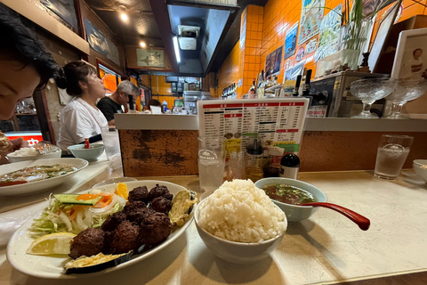 Nara: Naramachi Street Food and Sake Tour