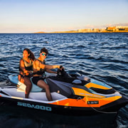 Tour en moto acuática al atardecer en Malta: Laguna Azul, cuevas y Comino