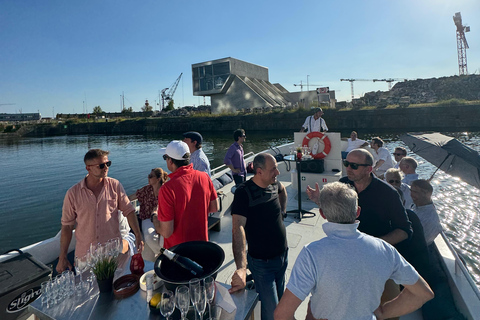 Antwerp: Private Harbor Cruise with Aperitif near the MAS XL Antwerp: Private Harbor Cruise with Aperitif near the MAS