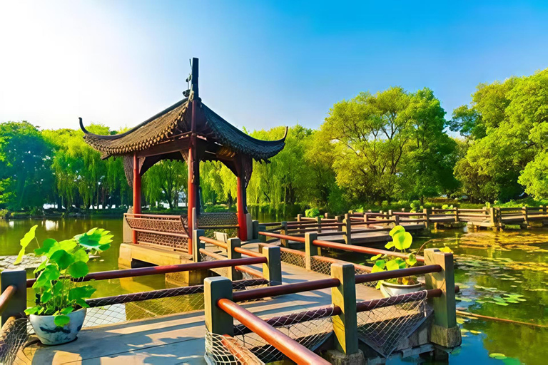 Hangzhou: Temple of Wealth, Tea Art, and River Boat Tour