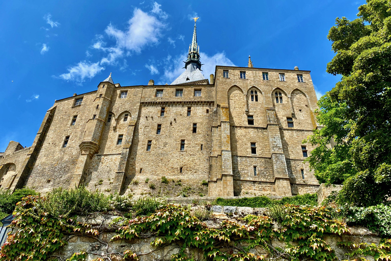 2-day Private D-Day Mont Saint-Michel 3 Castles by Mercedes Private Experience