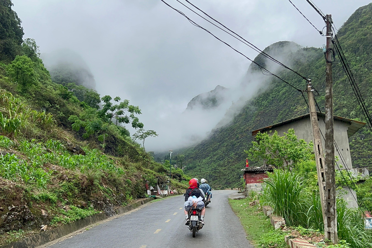 Desde Hanói: Recorrido en coche de 4 días por Ha Giang y vídeo editado