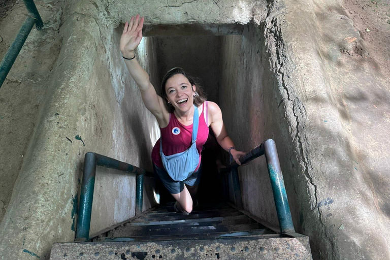 Ho Chi Minh: Cu Chi Tunnels &amp; Tan Lap Floating Village Tour