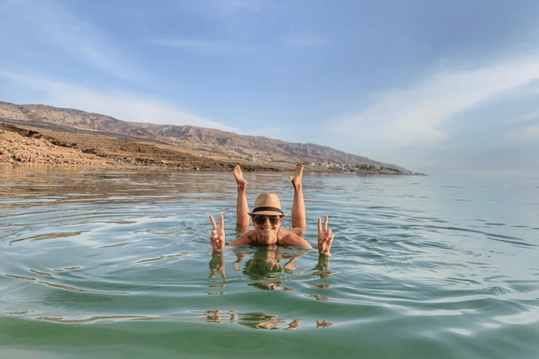 Tel Aviv: Halbtägiger Gruppenausflug zum Privatstrand am Toten MeerTel Aviv: Halbtägiger privater Gruppenausflug zum Toten Meer