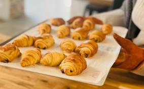 Learn how to make the French Croissant with a chef !
