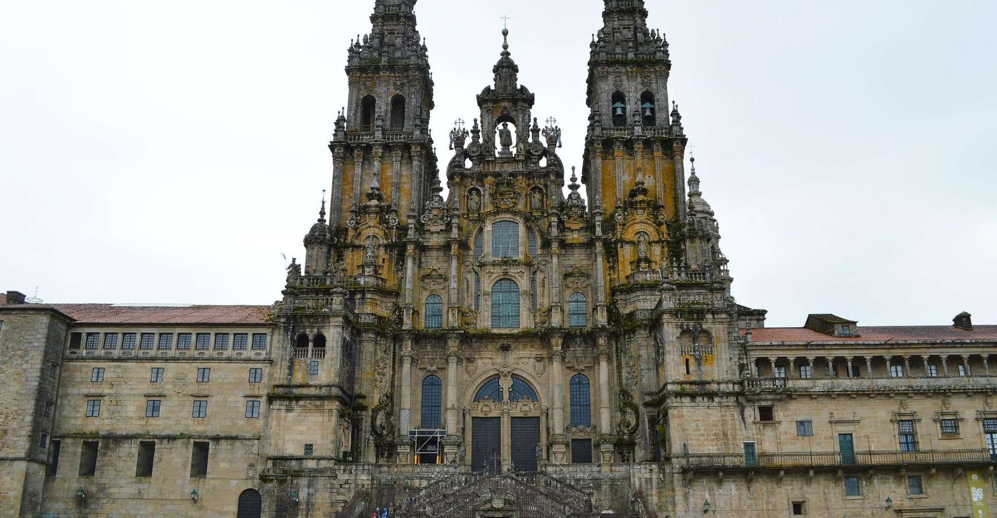 Tour Cathedral of Santiago with roofs & Portico de la Gloria - Housity
