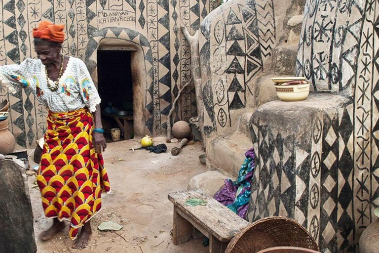 Accra : circuit de 11 jours dans les territoires du nord, la savane et les tribusAccra : circuit de 11 jours dans les territoires du nord, la savane et chez les tribus