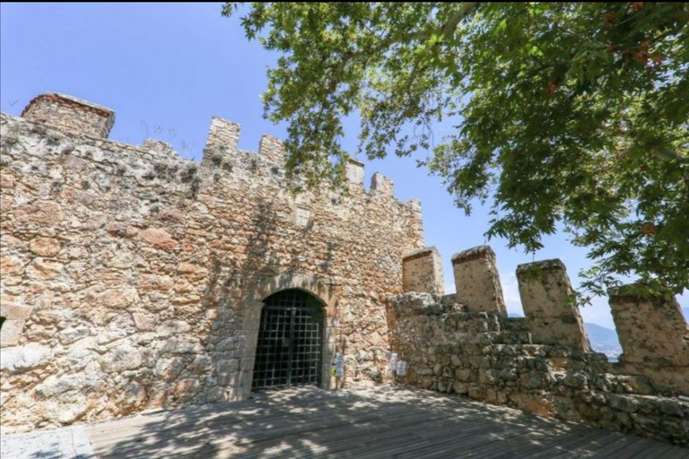 Passeio de trekking pelo Castelo de Alanya com vistas panorâmicasCaminhada pelo Castelo de Alanya com vistas panorâmicas (Norsk)
