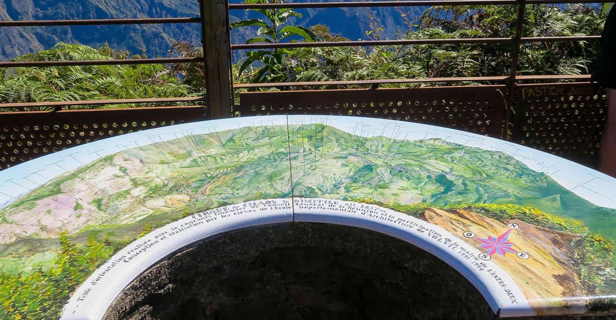 Group Hiking at Dimitile, Reunion Island. - Housity