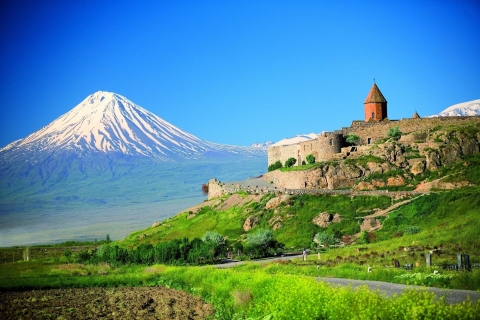 Perles du Caucase du Sud : Aventure de Tbilissi à l'Arménie
