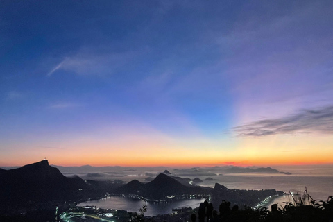 Dois irmãos sunrise hike & drone video