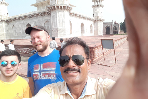 泰姬陵与阿格拉堡之旅（含标志性摄影环节）探索泰姬陵（仅限导览）