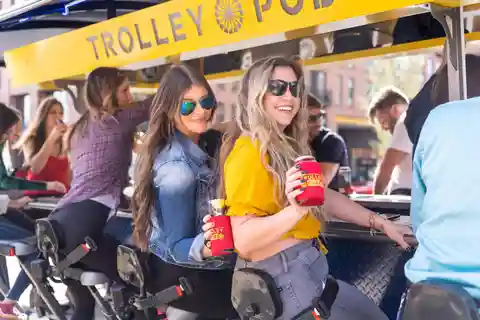 Charlotte: Brunch and Trolley Pub City Tour