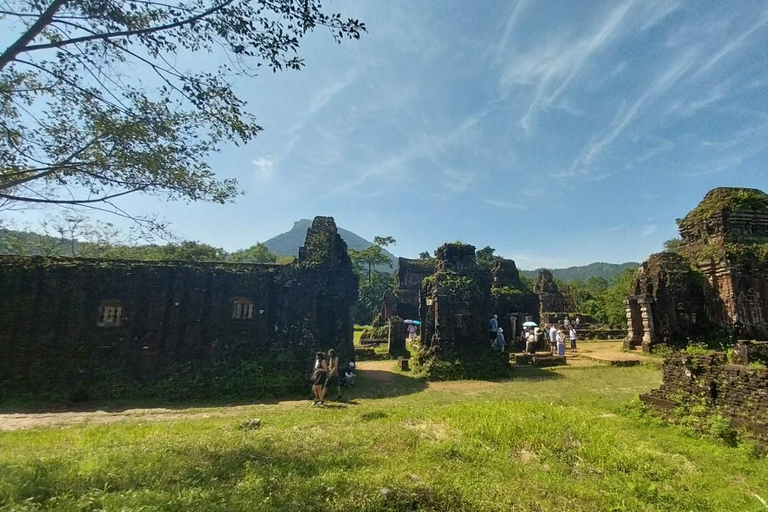 Hoi An: Santuario di My Son, barca con cesto, carta di riso e pranzo