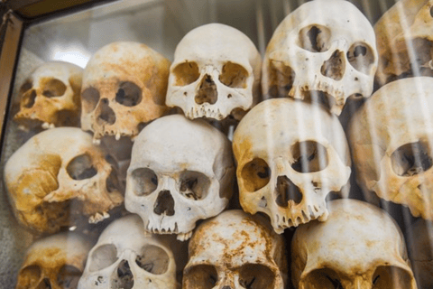 Phnom Penh: Tuol Sleng Genocide Museum & Killing Fields Tour