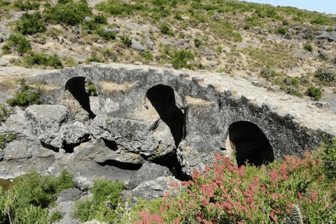 Entdecke Bule nile und die Portugal-Brücke.