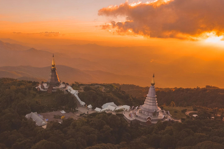 Chiang Mai: Doi Inthanon Park Vandring &amp; Elefanternas fristadChiang Mai: Doi Inthanon nationalpark &amp; elefanternas fristad