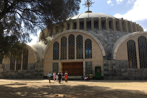 Tigray: iglesias rupestres de Gheralta, Axum y templo de YehaTigray: iglesias rupestres y montañas de Gheralta (2 días)
