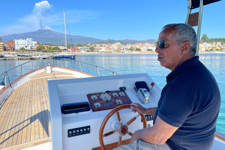 Boat trips with Ocirne in the Bay of Naxos and Isola Bella Day trips by boat with Ocirne in the Bay of Naxos and Isola Bella