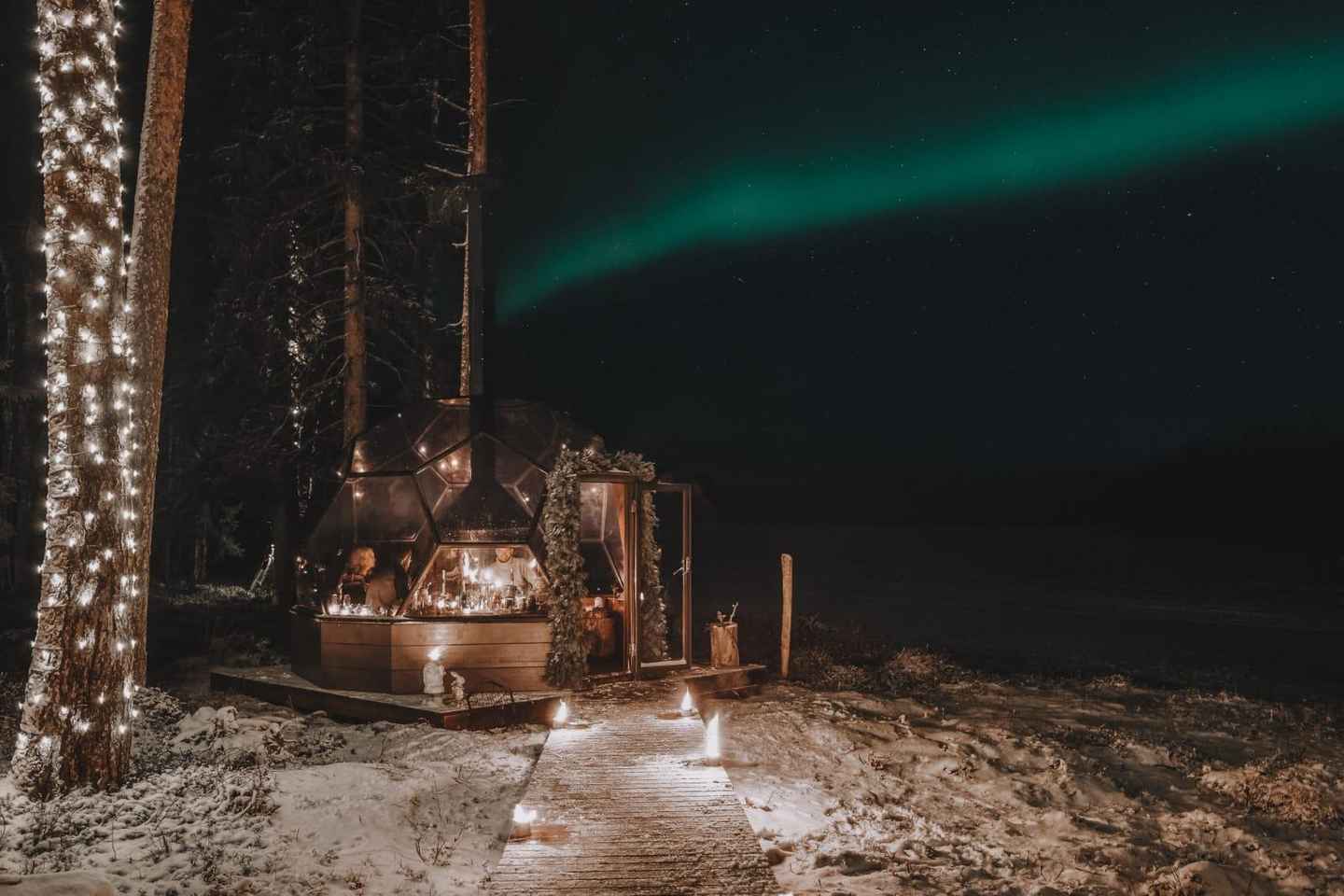 PRIVATE Glass Igloo Dinner Under Northern Lights