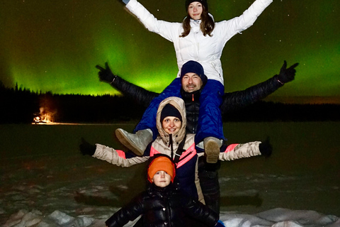 Rovaniemi: Tour fotografico di caccia all&#039;aurora con barbecue