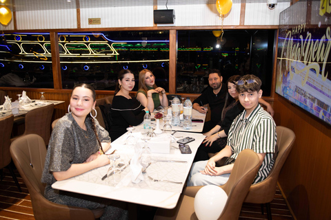 Dubái: crucero con cena de lujo por Creek&amp; Marina con espectáculos en directoCrucero de lujo con cena y espectáculos en directo (sin alcohol)