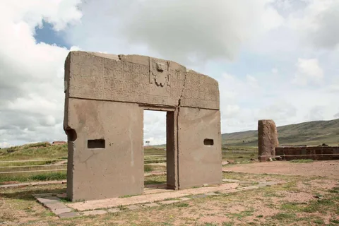 From Puno: La Paz & Tiwanaku Day Tour
