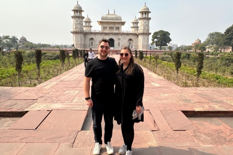 Excursion d'une journée à Agra en train depuis New DelhiBillets de train, transport privé et services de guides touristiques