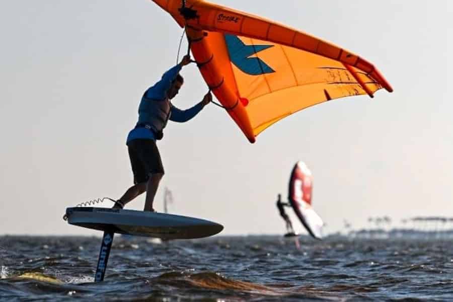 Ocean Springs: E-Foil-Board-Kurs. Foto: GetYourGuide Ocean Springs: E-Foil-Board-Kurs. Foto: GetYourGuide