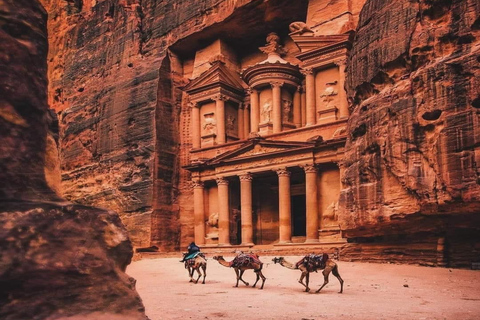 From Aqaba: Private Petra Day Tour with Round-Trip Transfers From Aqaba: Petra Private Full Day Guided Tour with Transfer