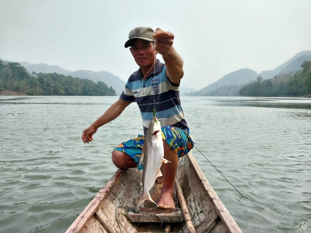 Visit Luang Prabang Mekong Fishing with a Local Fisherman & Lunch in Luang Prabang