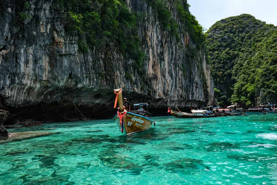 Von Phi Phi aus: Ganztagestour über 7 Inseln mit Longtail und Sonnenuntergang. Foto: GetYourGuide Von Phi Phi aus: Ganztagestour über 7 Inseln mit Longtail und Sonnenuntergang. Foto: GetYourGuide