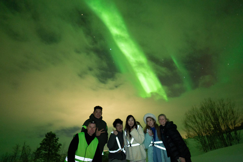 Tromsø: Northern Lights Tour with Local Guide and Photos