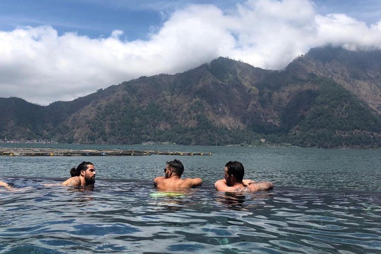 Bali: Mount Batur Jeep Sunrise and Hot Spring All InclusiveTour particular de jipe com traslado