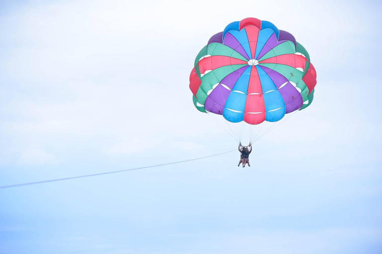 Sports nautiques Belle Mare : promenade sous-marine, parachute ascensionnel, promenade en chambre à airIle Maurice : Belle Mare Watersports Adventure