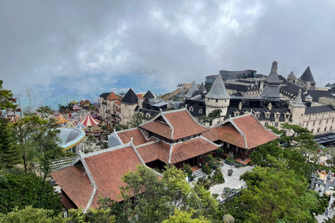 Danang/Hoian: Colline di Ba Na con ponte della Mano d&#039;Oro e buffetColline di Ba Na con il Ponte della Mano d&#039;Oro - Opzione per piccoli gruppi