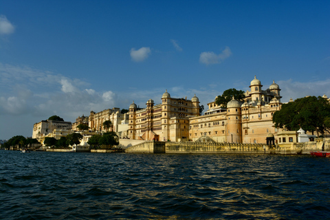 Stadspalatsmuseet Udaipur med guideUtforska det majestätiska stadspalatsmuseet Udaipur med guide