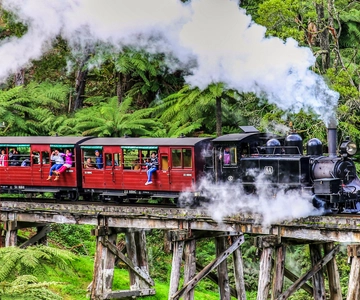 Melbourne: Puffing Billy & Healesville Sanctuary Scenic Tour