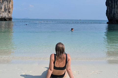 Krabi: Phi Phi Small Group Tour & Early Maya Bay with lunch