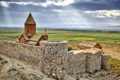 Khor Virap, Areni, Noravank, caverna dos pássaros, cachoeira JermukVisita guiada privada