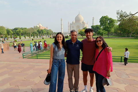 Delhi : excursion privée d'une journée au Taj Mahal et à AgraExcursion avec voiture climatisée, chauffeur et guide