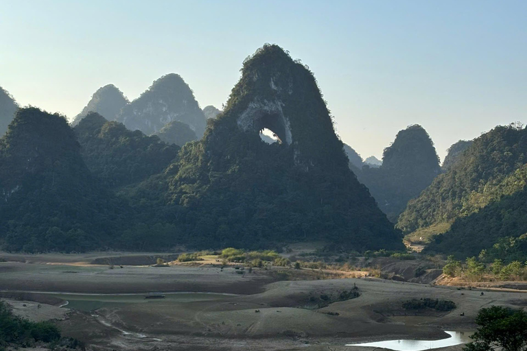 De Ha Noi: 2 dias de Trekking na Montanha do Olho de Anjo e de mota
