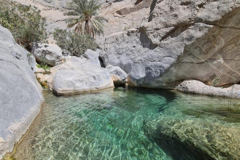 Muscat: Fanja, Wadi Qurai, and Sumail Castle Day Trip