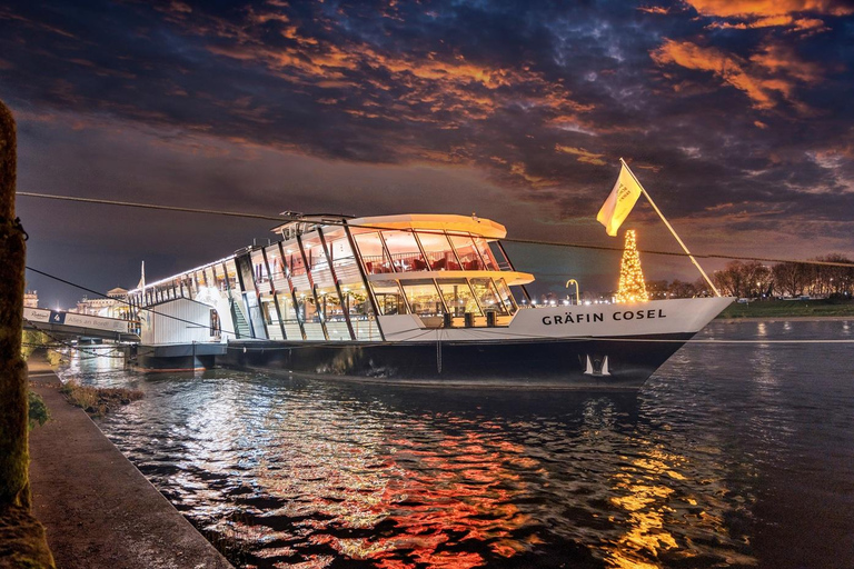 Dresden: Winterlights Evening River Cruise with Dinner