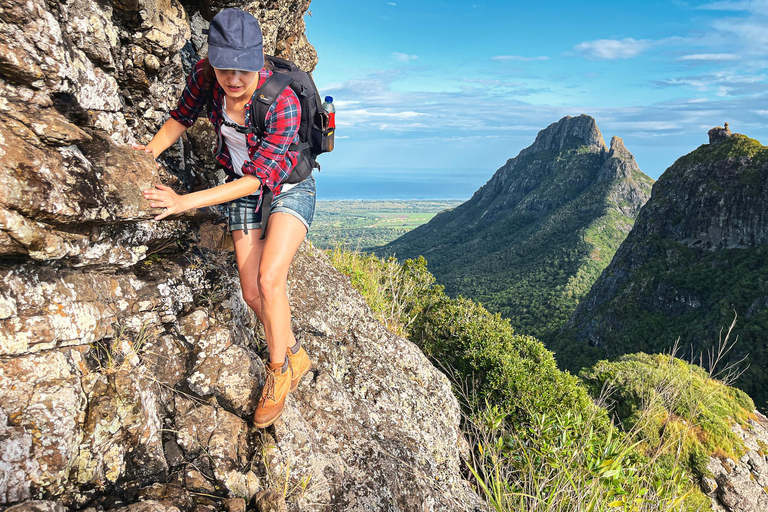 Mauricio: Caminar y escalar la montaña Trois Mamelles