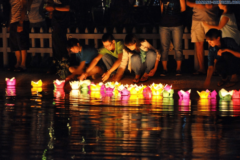 City tour em Hoi An - passeio de barco e lançamento de lanterna de floresCompartilhar excursão : Serviço de busca em Da Nang