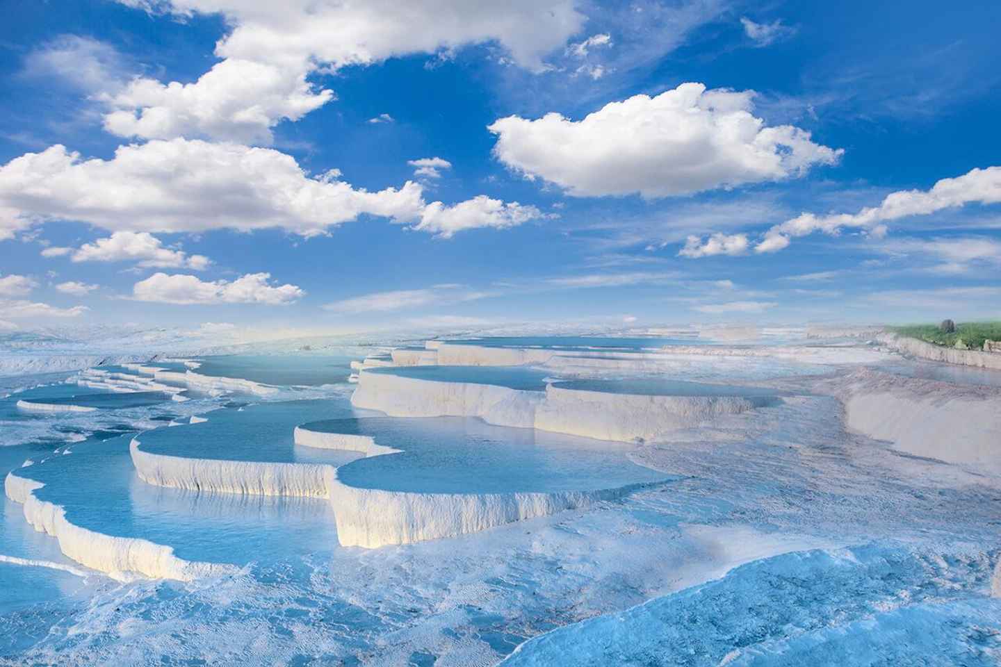 From Antalya: Pamukkale and Hierapolis Tour with Lunch