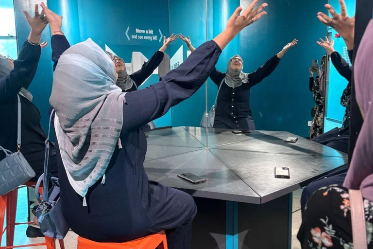 Nairobi: Museum of Illusions Guided Tour with transfers