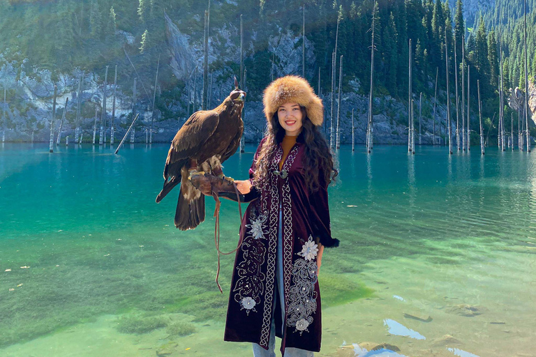 Almaty : Excursion de 2 jours aux lacs Kolsai-Kaindy et au canyon de CharynVisite nocturne de 2 jours avec départ en soirée et séjour de 2 nuits